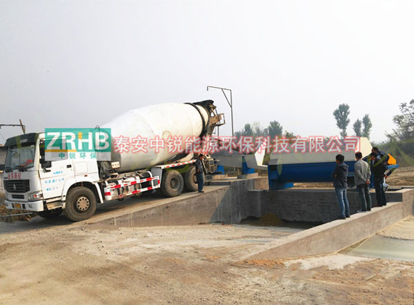 中銳環(huán)保:混凝土砂石分離機(jī)工作中視頻